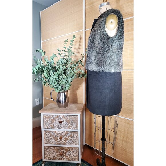 Like new and one-of-a-kind DKNY Jeans Faux Fur + Wool size S/M Longline Vest - Picture 3 of 16